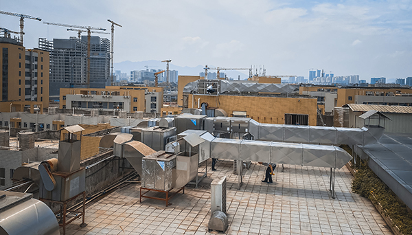 燒烤擾民？全力規(guī)范燒烤市場油煙排放